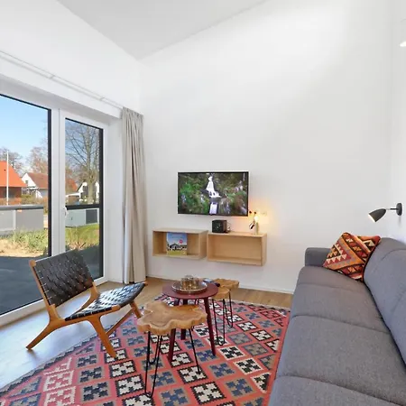 Stunning In Lembruch-dmmer See With Sauna, Wifi And Indoor Swimming Pool *