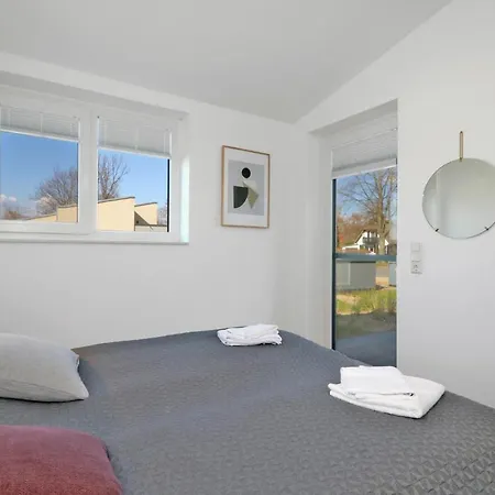 Stunning In Lembruch-dmmer See With Sauna, Wifi And Indoor Swimming Pool Dom wakacyjny