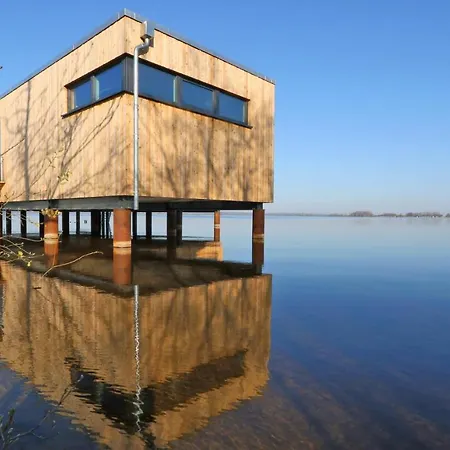 Dom wakacyjny Stunning In Lembruch-dmmer See With Sauna, Wifi And Indoor Swimming Pool *
